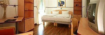 ホテル Airporthotel Regent 3*