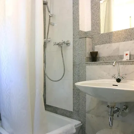 Airporthotel Regent Hotel 3*